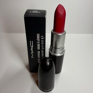 MAC Cosmetics Damn Glamorous Matte Finish